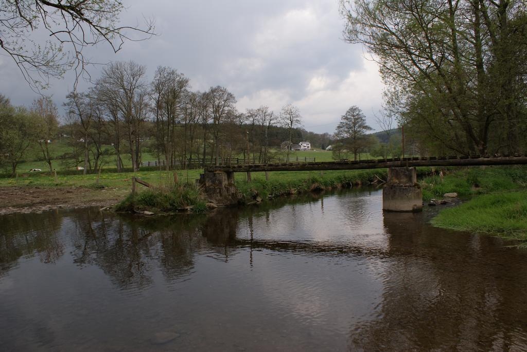 Le Gite De L Ourthe Ortheuville Szoba fotó